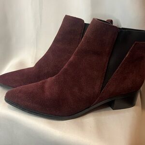 Marc Fisher Ignite Double Gore Red Purple Suede Pointed Toe Ankle Booties Size 8